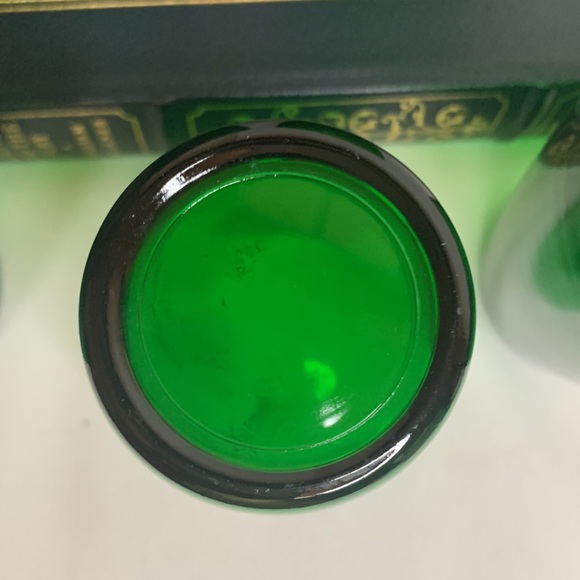 Vintage deep emerald green stacking drinking glasses - Picture 7 of 8